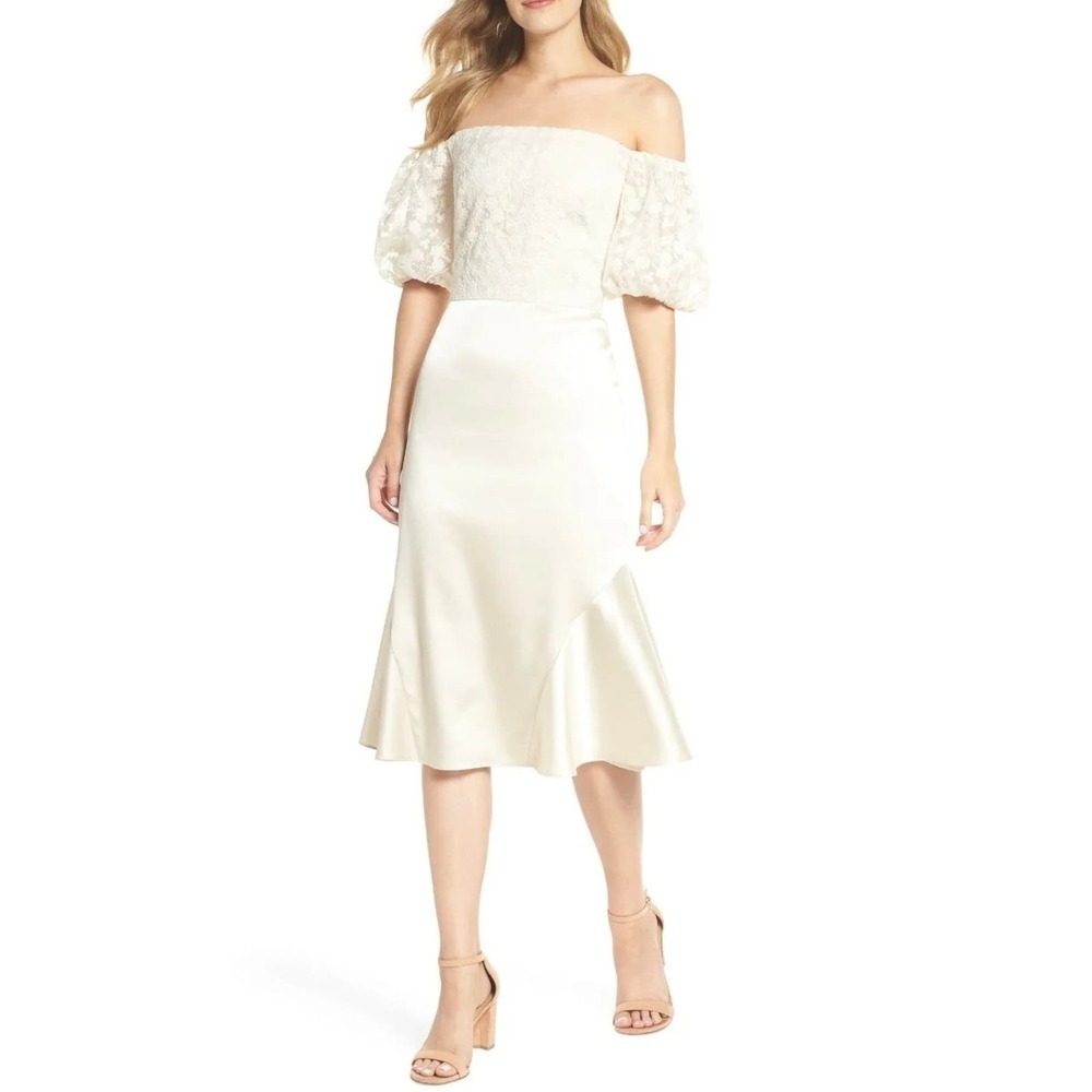 Gal meets‎ glam collection 
Adele Off the Shoulder Dress size 6